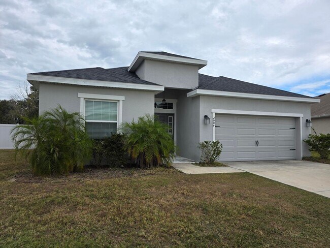 Primary Photo - 4-Bedroom, 2.5-Bathroom in Lakeland
