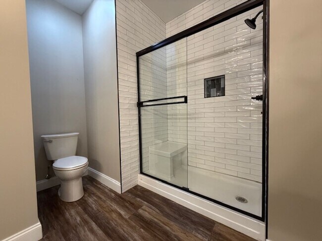 Building Photo - Effortless Comfort with a Touch of Luxury