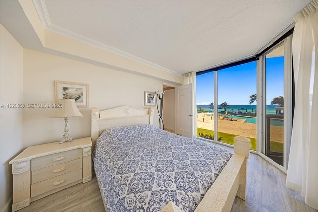 Building Photo - 17555 Collins Ave