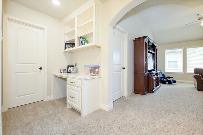 Building Photo - 27707 Lodgemist Ct
