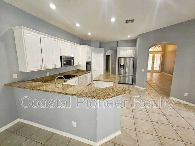 Building Photo - 10441 Greendale Dr