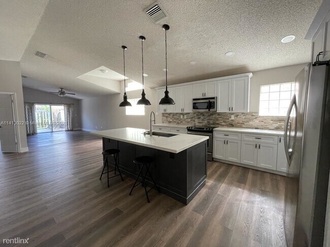 Building Photo - 3 br, 2 bath House - 1201 NW 170th Ave