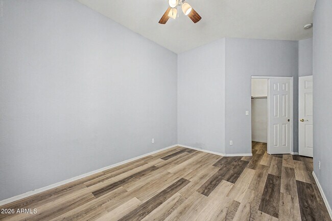 Building Photo - 7233 W Paradise Ln