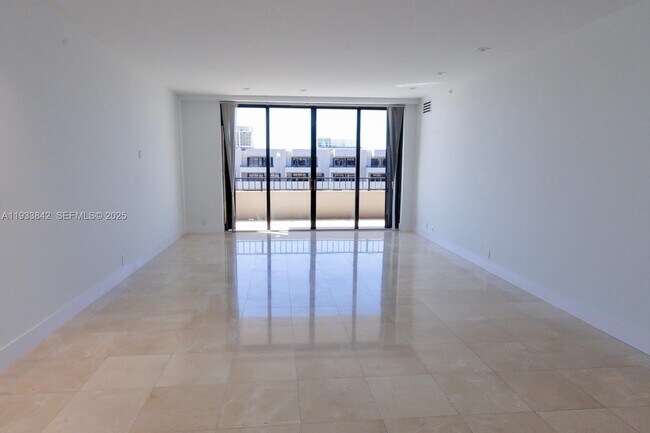 Building Photo - 251 Crandon Blvd