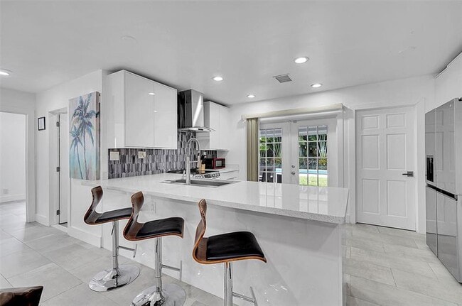 Building Photo - 400 NE 26th Dr