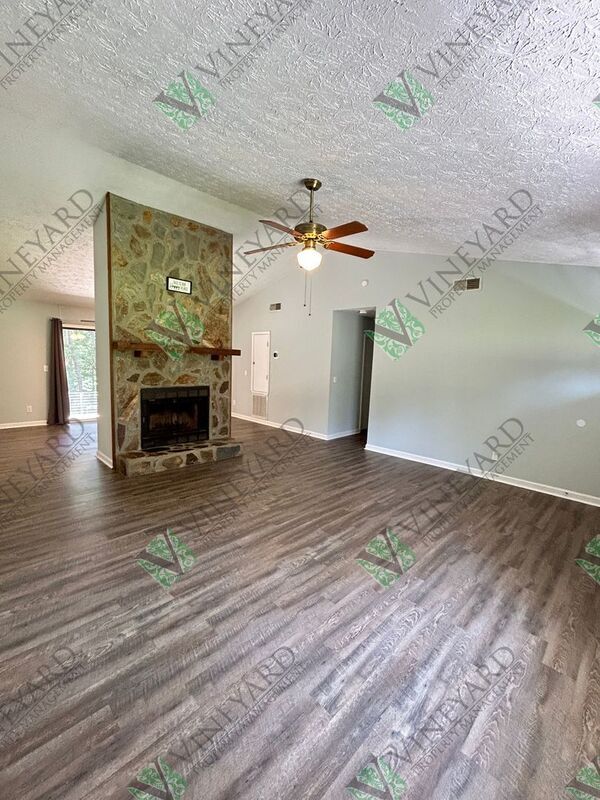Building Photo - 351 Wood Knoll Ct
