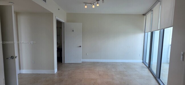 Building Photo - 350 S Miami Ave