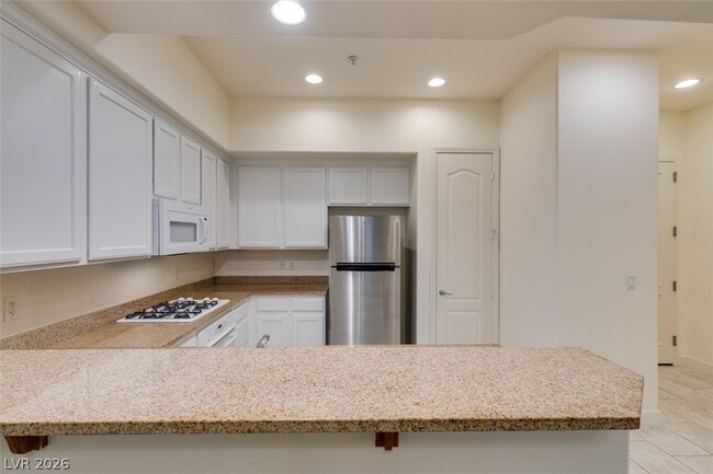 Building Photo - 38 E Serene Ave