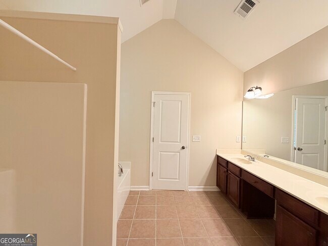 Building Photo - 260 Ascott Ln