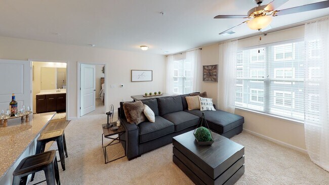 Building Photo - A3 | 1 Bed 1 Bath | 899 sf | $1615 - $1998...