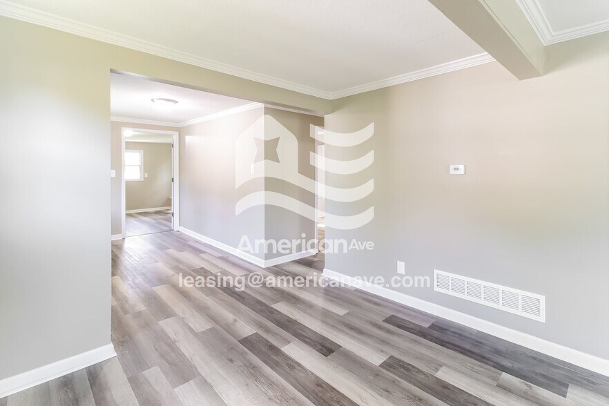 Building Photo - 8107 Janis St