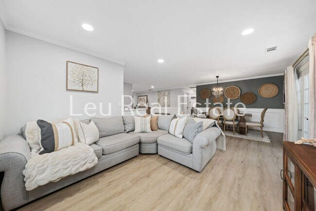 Building Photo - 3777 De Sabla Rd