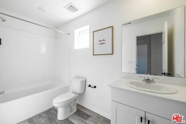 Building Photo - 27639 Sawtooth Ln