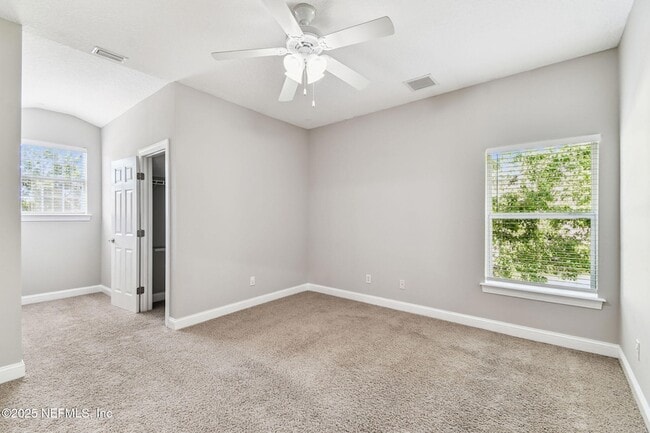 Building Photo - 263 Stonewell Dr