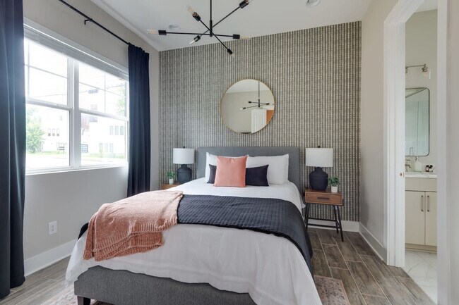 Building Photo - 1405 Napoleon St