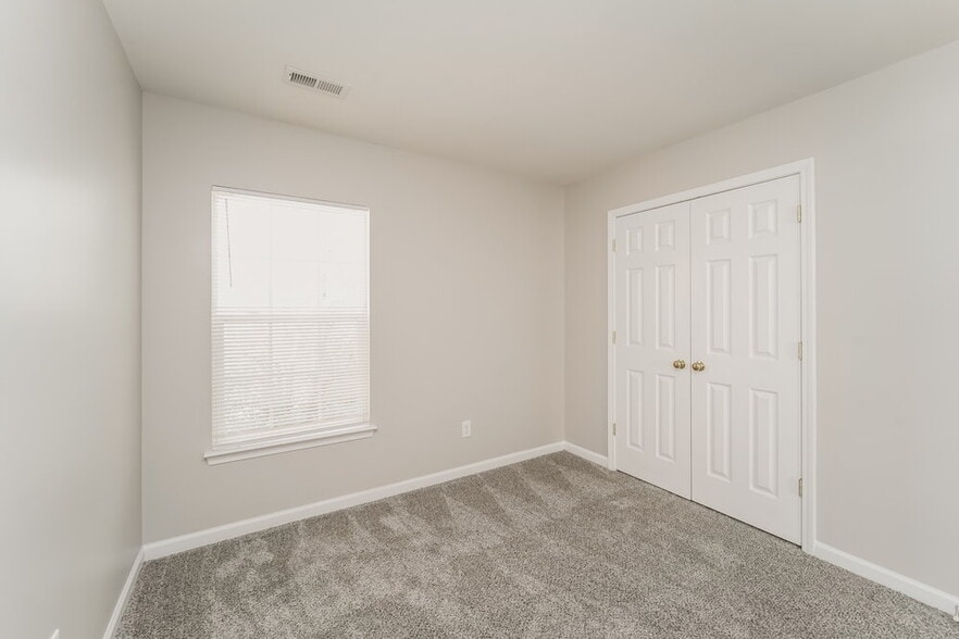 Building Photo - 7950 Bristle Ln