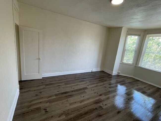 Building Photo - 2941 Clifton Ave