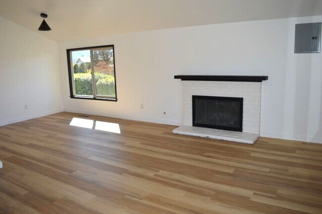 Building Photo - Fully Renovated 4BD/3BA Home in San Marin – Large Yard, Designer Finishes & Cul-de-Sac Location
