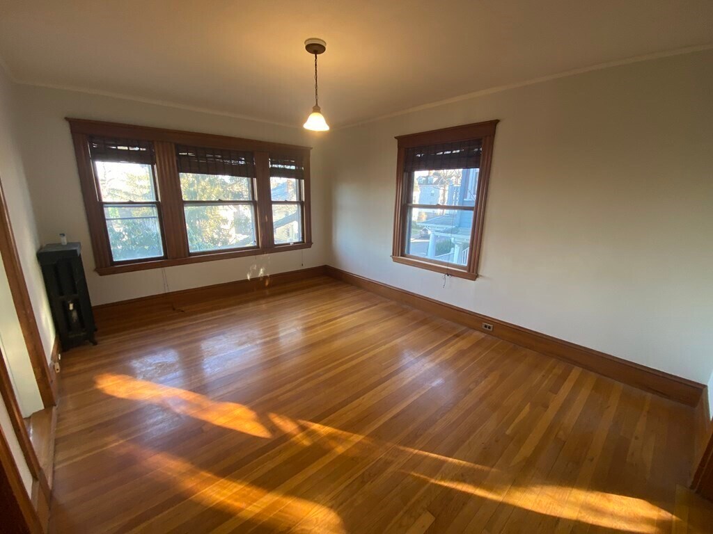 Building Photo - 96 Alban St