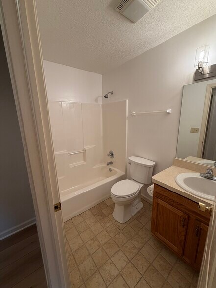 Building Photo - 3407 Dotwood St NW