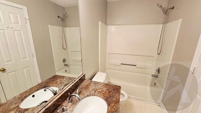 Building Photo - 1695 Barrington Overlook