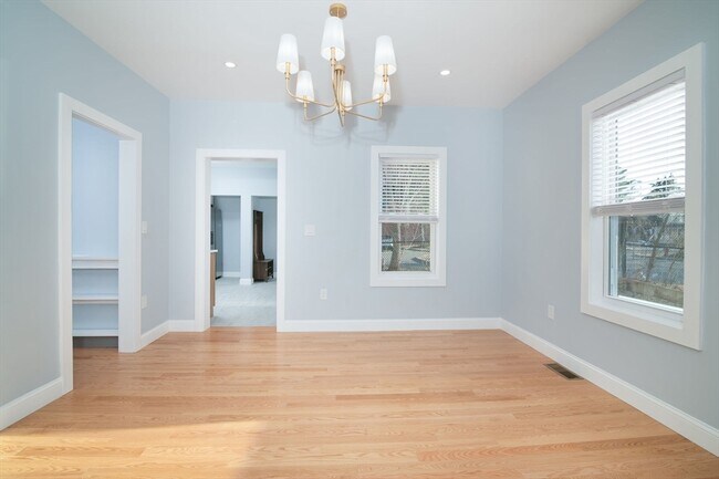 Building Photo - 43 Tainter St