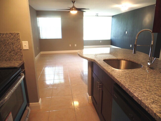 Building Photo - 2890 N Oakland Forest Dr