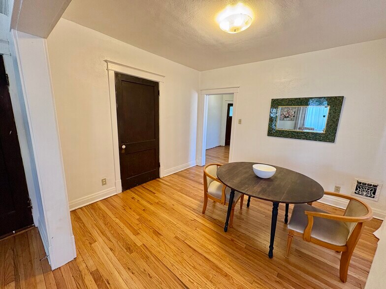 Building Photo - 2107 Maury Ave