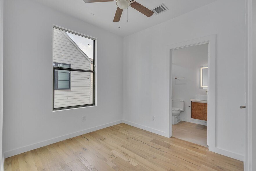 Building Photo - 2711 Kimsey Dr