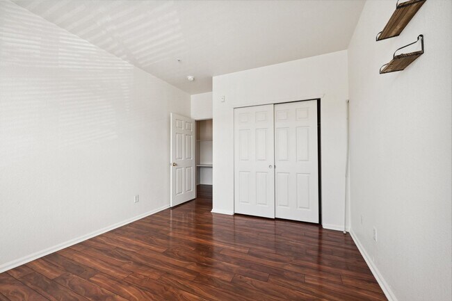 Building Photo - 3 Bedroom Condo in Aurora