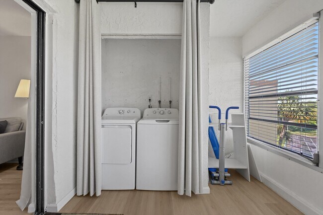 Building Photo - 9273 SW 8th St