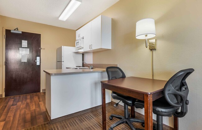 Building Photo - Furnished Studio-St. Louis - O' Fallon, IL