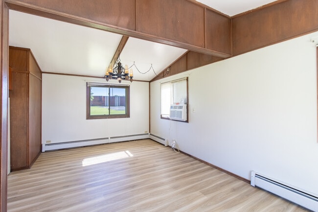 Building Photo - 810 W Jackson St