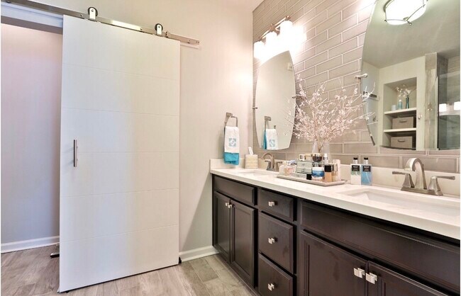 Building Photo - 4379 Strand Dr