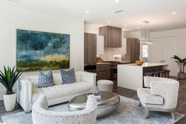 Building Photo - 3525 Normandy