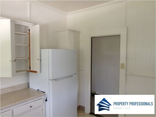 Building Photo - HILO!