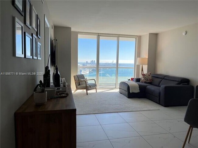 Primary Photo - 50 Biscayne Blvd