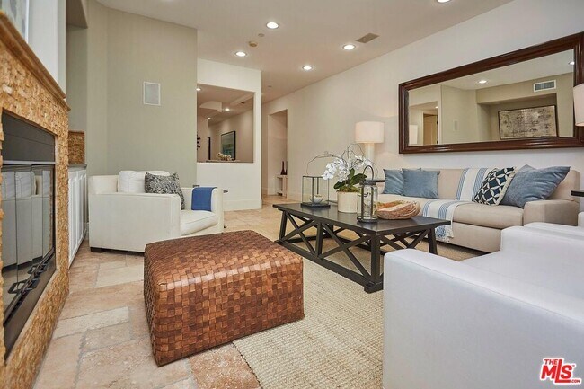 Building Photo - 16123 W Sunset Blvd