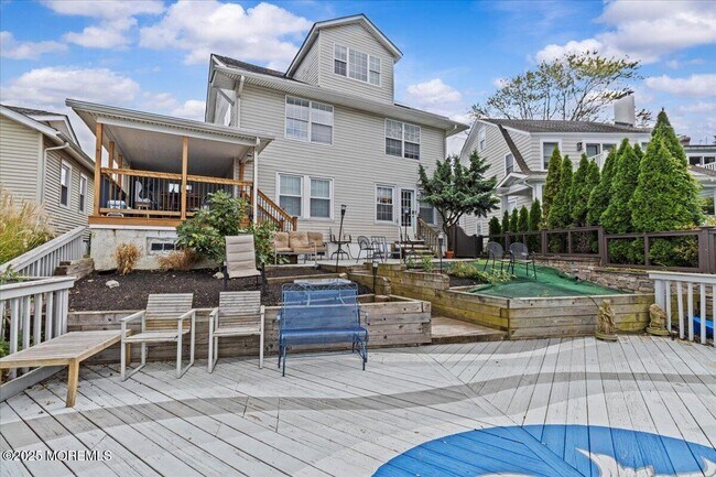 Building Photo - 1503 Comstock St