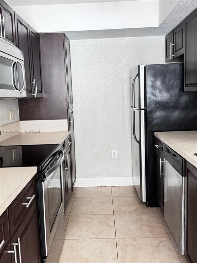 Building Photo - 10441 SW 155th Ct