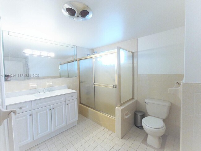 Building Photo - 450 Golden Isles Dr