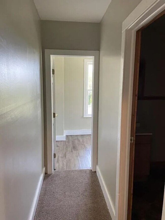 Building Photo - 3-bedroom, 1 full bath Victorian home in Newport, PA