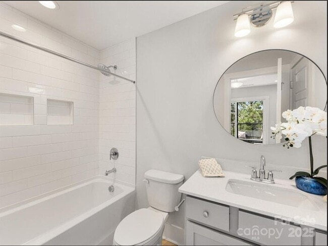 Building Photo - A cozy and spacious 4-bedroom, 5-bath home...