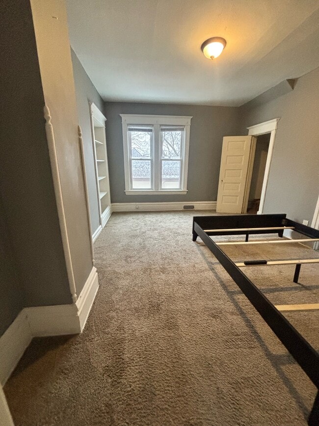 Building Photo - 1810 Hutchins Ave