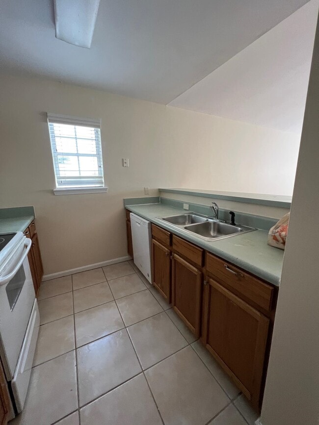 Building Photo - 4504 Wesley Dr