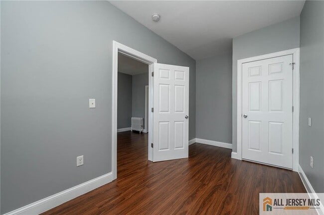 Building Photo - 307 Pershing Ave