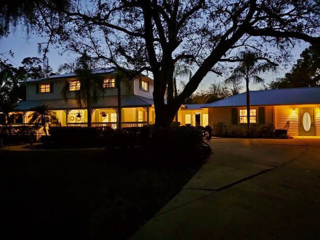Building Photo - 15100 Sweetwater Ct