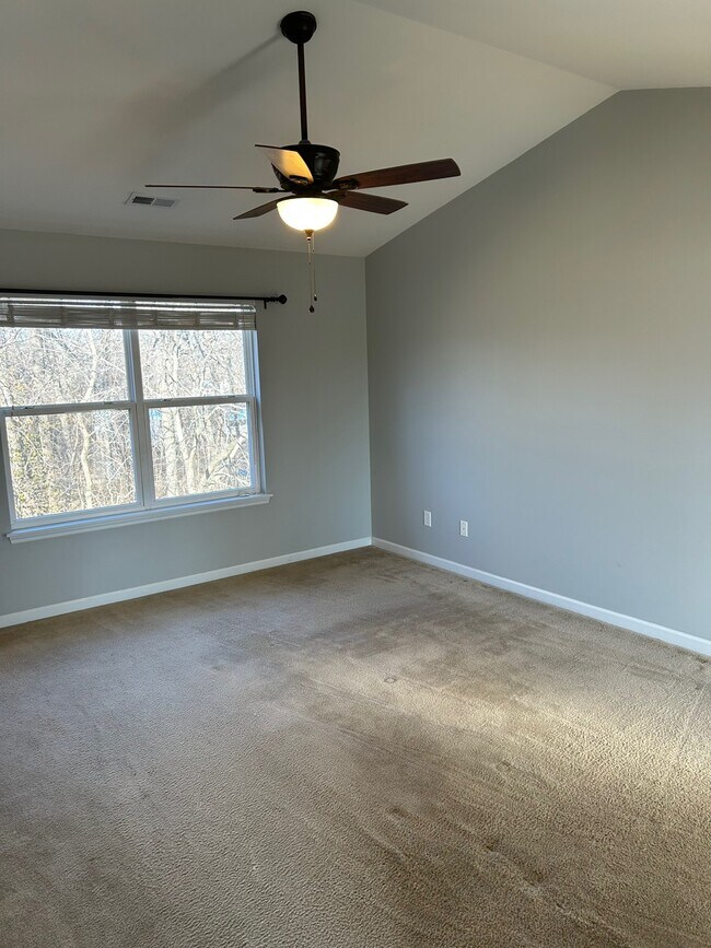 Building Photo - 538 Springhurst Pkwy