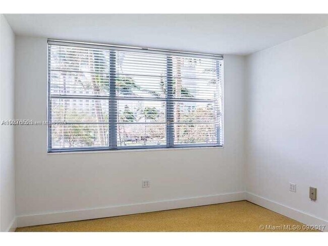 Building Photo - 301 Ocean Dr