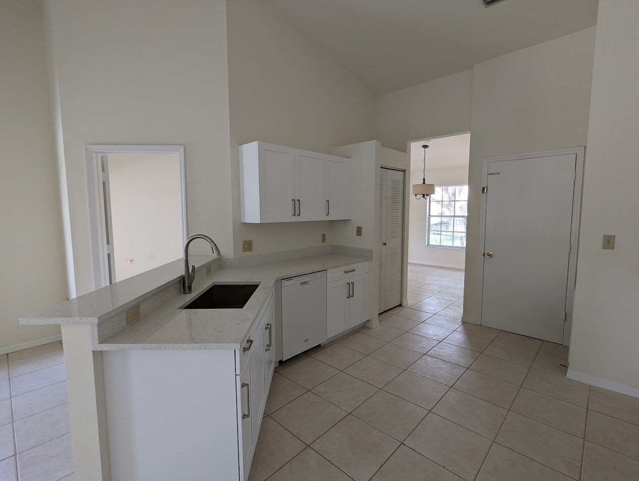 Building Photo - 9961 Boca Ave N